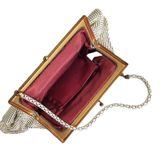 1950s Vintage Cream Beaded Metal Mesh Gold Framed Handbag By Whiting & Davis - Picture 5 of 7